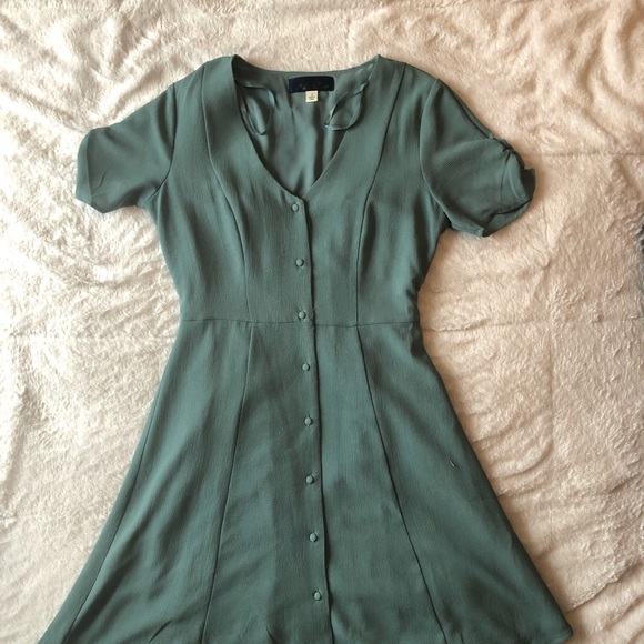 Green dress - Picture 5 of 8